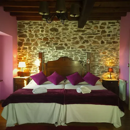 Os Tres Teixos 호텔 3*