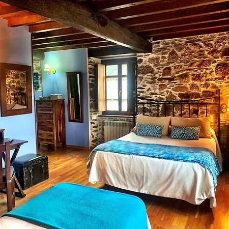 Os Tres Teixos Adelán