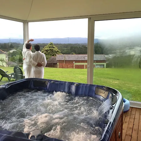 Os Tres Teixos 호텔 Adelán