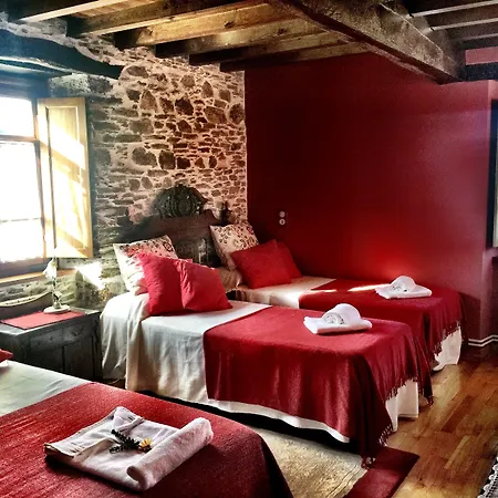 호텔 Os Tres Teixos 3*