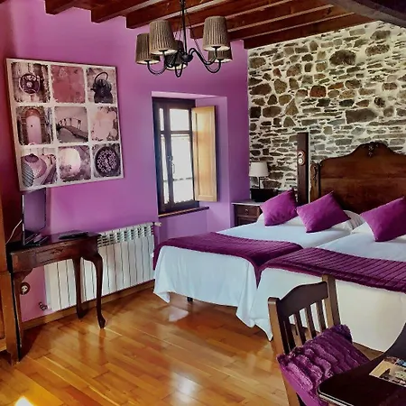 Os Tres Teixos Adelán